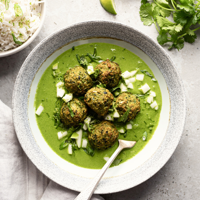 Boulettes végé, sauce au cari vert
