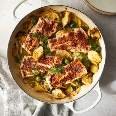 Casserole de poisson aux épices, pommes de terre et artichauts