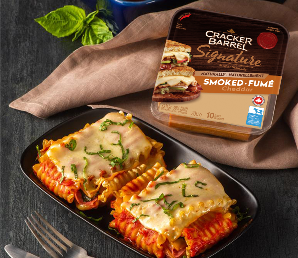 Chaussons de lasagne au cheddar et au salami