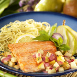 Filets de saumon et leur garniture aux poires