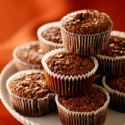 Gâteau sans farine au caramel anglais, aux dattes et aux noisettes
