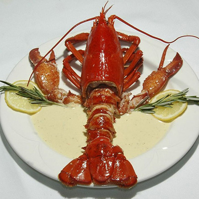 Le homard nu au ricotta de chèvre du Québec