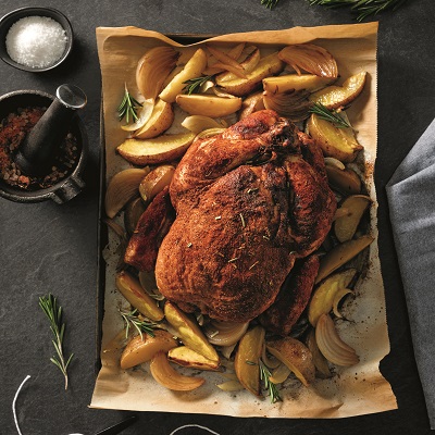 Poulet fumé sur la broche