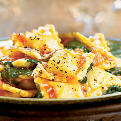 Cheese Ravioli with Spinach Basil Sauce