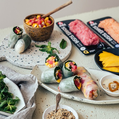 Rouleaux de printemps au tartare de thon et saumon, mangue et sésame